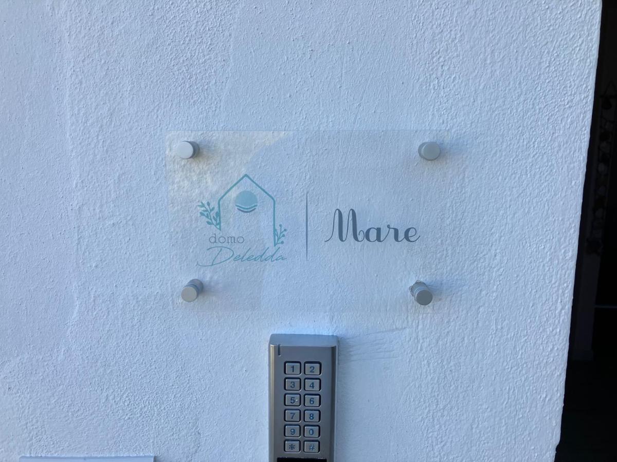 Domo Deledda Apartment Posada  Bagian luar foto
