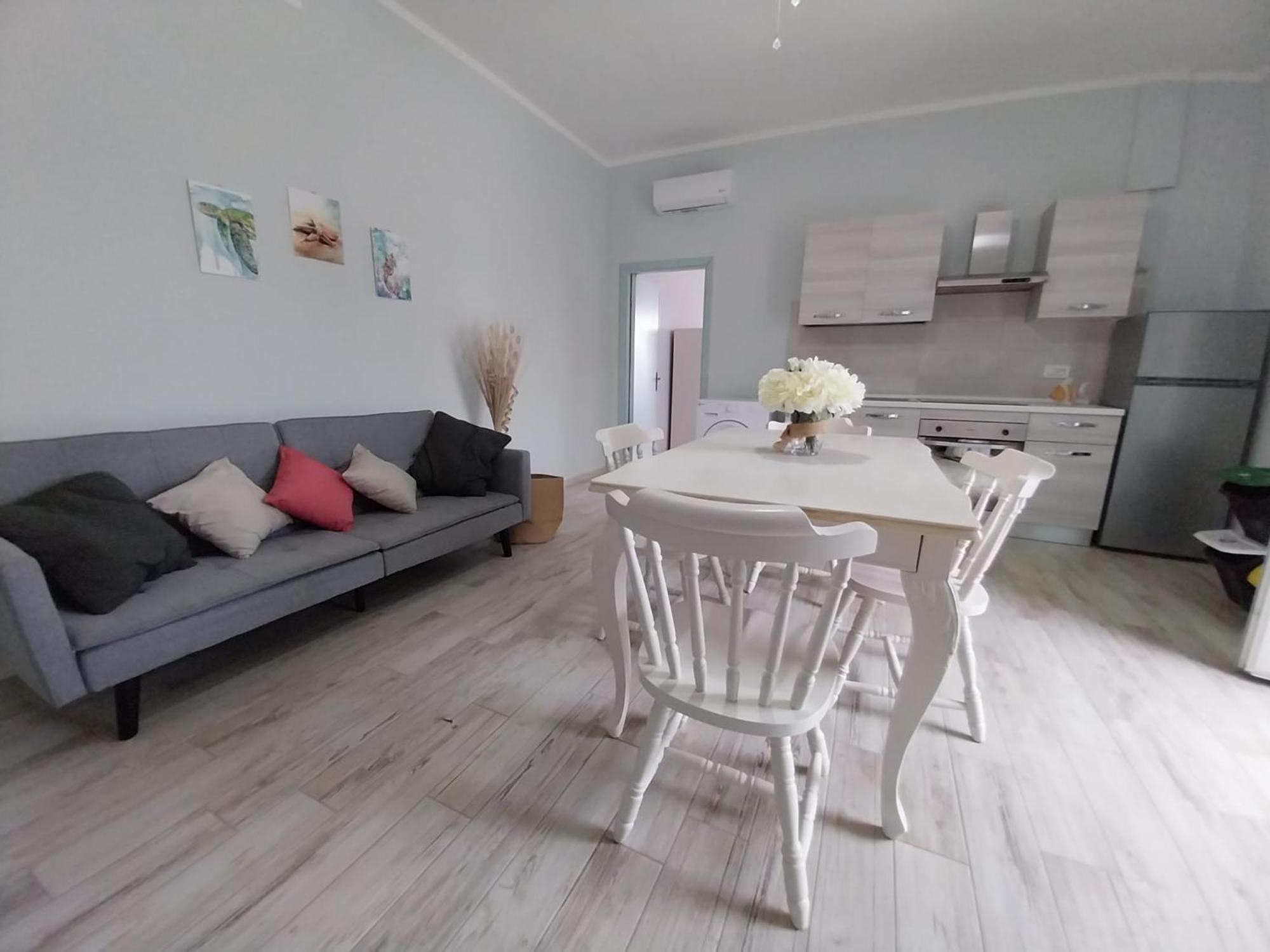 Domo Deledda Apartment Posada  Bagian luar foto